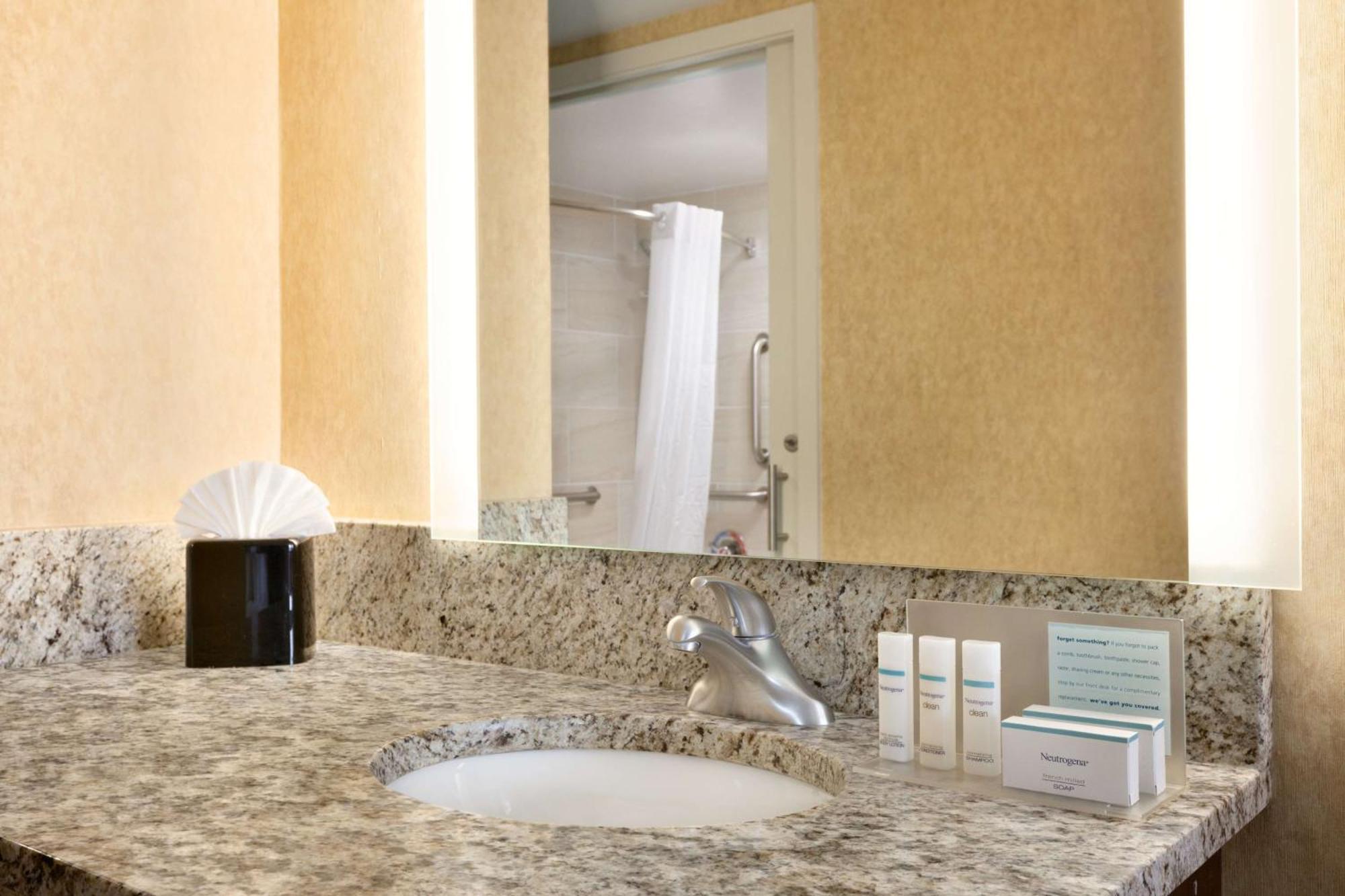Hampton Inn Washington-Dulles International Airport South Шантили Екстериор снимка