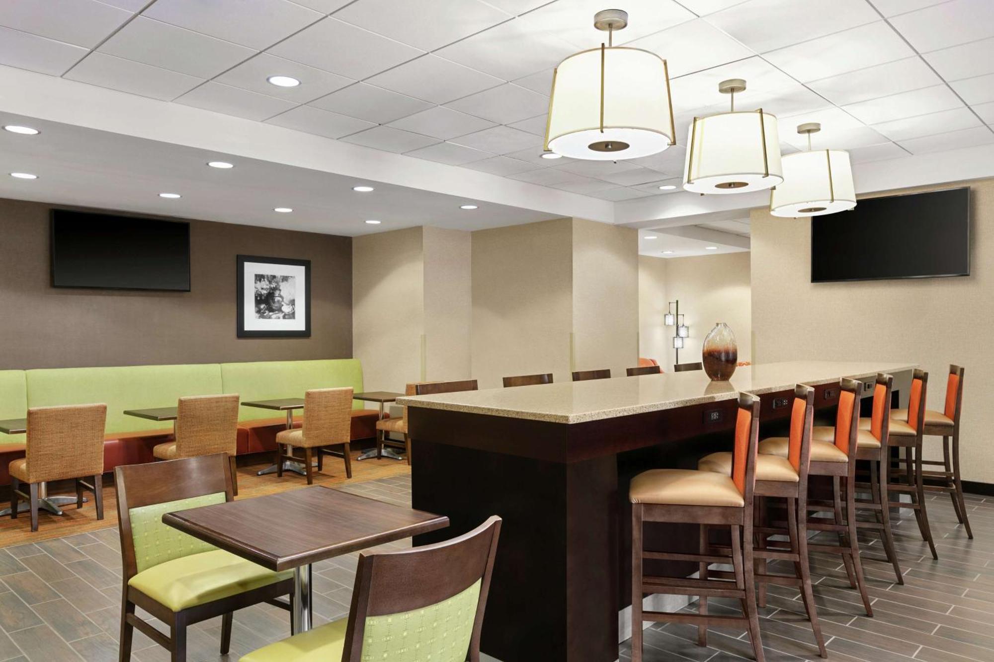 Hampton Inn Washington-Dulles International Airport South Шантили Екстериор снимка